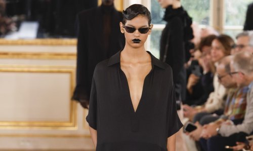 Njezino visočanstvo crna: Omiljenoj neutralnoj boji Valentino je posvetio čitavu kolekciju