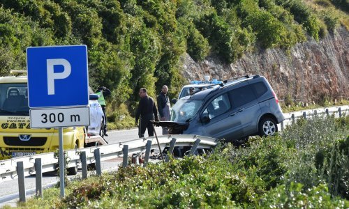 Stravičan sudar na hrvatskom jugu; jedna osoba teško ozlijeđena