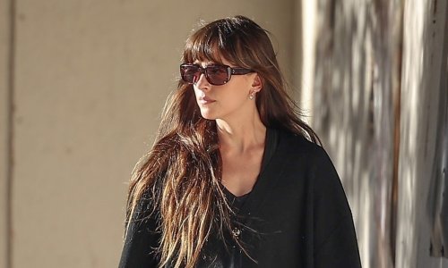 Ovome se nismo nadali: Dakota Johnson progovorila o odnosu s djecom Chrisa Martina