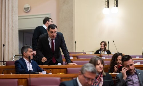 Oporba: Novinarima prijeti represija, HDZ: Presude treba donositi sud, a ne javnost