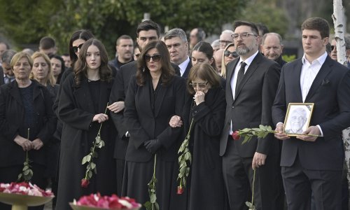 Pokopan otac Sanje Musić Milanović, predsjednik održao govor, evo tko je sve došao