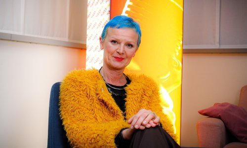 Zvijezda 90-ih, Ella o svom hitu 'Iza ponoći': 'Kada je čujem na radiju, najradije bi je utišala'