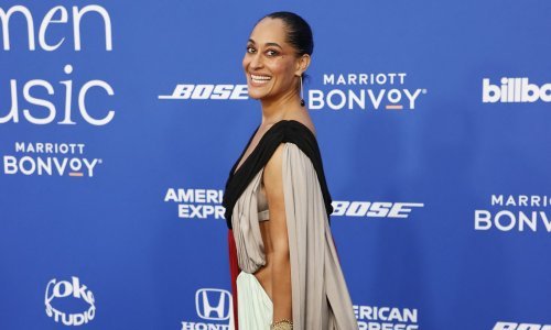 U haljini neočekivanih proreza sve je bacila u drugi plan