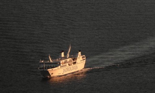 Trajekt na popravku, promet iz Splita prema Veloj Luci ide prema rasporedu