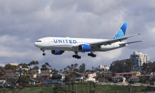 Boeing 777 prisilno sletio nakon što mu je otpala guma pri polijetanju