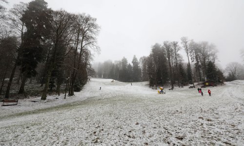 Snijeg zabijelio Sljeme