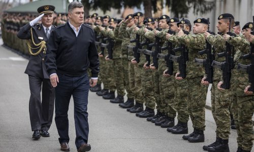 Milanović ročnicima HV-a: Imate čast da stojite na ramenima titana