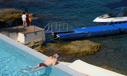 CROBEX i dalje u crvenome, dobitnik dana Arena Hospitality Grupa