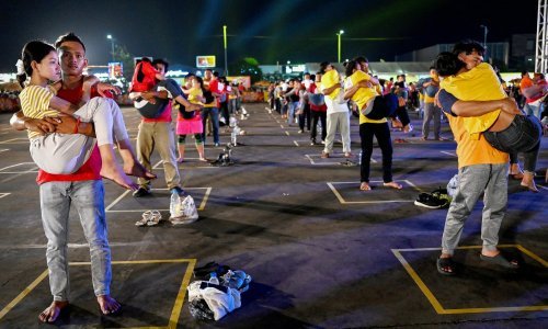 Kambodža postigla novi svjetski rekord u 'nošenju mladenki'