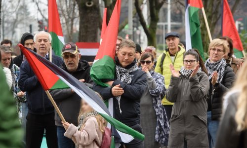 Održan prosvjed ispred izraelskog veleposlanstva u Zagrebu: Dalje ruke od Rafaha