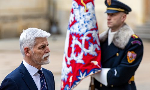 Tvrda kohabitacija na češki način: Šef diplomacije ucjenjuje predsjednika SMS porukama