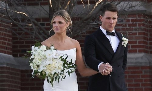 Ova očaravajuća vjenčanica odličan je izbor za ljubiteljice ženstvene klasike