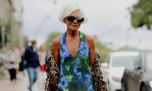 Hudice i kožni kaput i iznad 50? Odličan look sjedokose ikone je pun pogodak