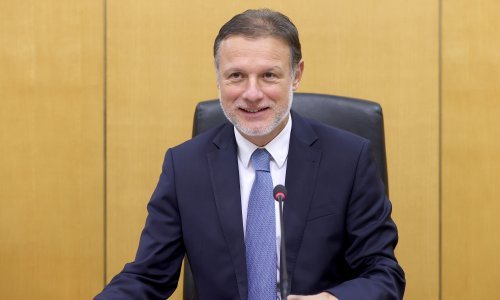 Jandroković oporbenjaku: 'Je'l bute si drmnuli pivicu, pa se bute smirili'