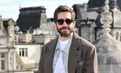 Slavni glumac na premijeru stigao u najpopularnijim klompama na modnoj sceni