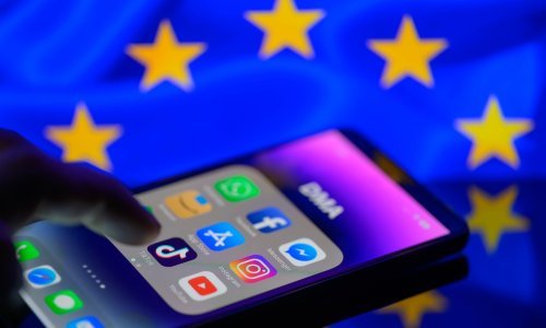 Komisija od velikih internetskih platformi traži informacije o rizicima generativnog AI-ja