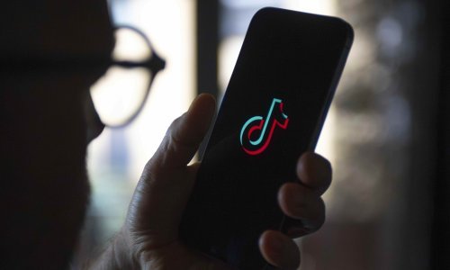 Čudovišta, vampiri i asteroidi: Teorije zavjere stvorene AI-jem preplavile TikTok