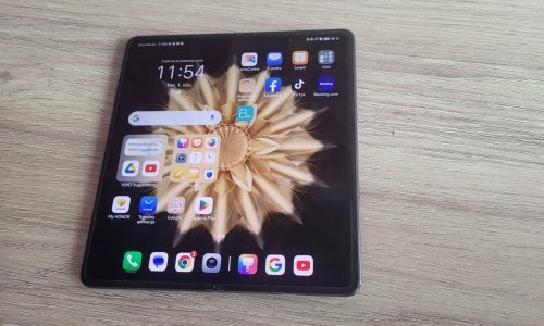 Praktičan mali mobilni ured: Isprobali smo Honor Magic V2