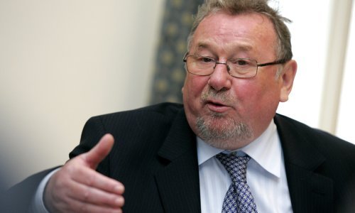 Šeks nije imao moždani udar, nego je bio na operaciji