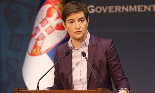 Beograd: Svađe na rubu fizičkog sukoba u parlamentu, opet bez glasanja o Brnabić