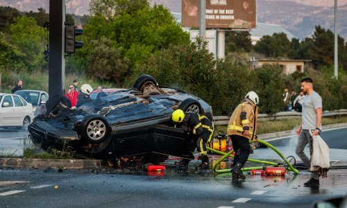 Detalji nesreće u Kaštelima: Vozač motora prošao je kroz crveno,poznati je recidivst