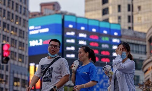 Cijene nafte skočile, ulagači oprezni na početku tjedna