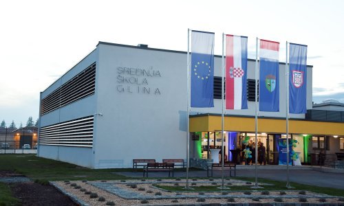Otvorena obnovljena zgrada Srednje škole Glina: 'Vratili smo se doma'