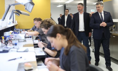 Otvoren najveći dentalni laboratorij u ovom dijelu Europe, zapošljavaju dizajnere i CNC operatere