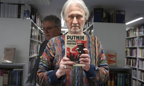 Predstavljen roman Dejana Šorka 'Putnik usputne postaje'