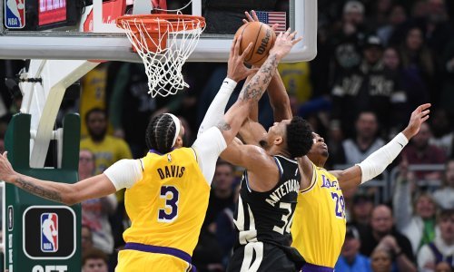 Ludi derbi Lakersa i Bucksa završio nakon dva produžetka; Davis odigrao kao MVP!