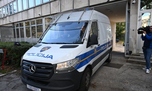 Dvije maloljetnice u Splitu tukle mladu djevojku, treća sve snimala