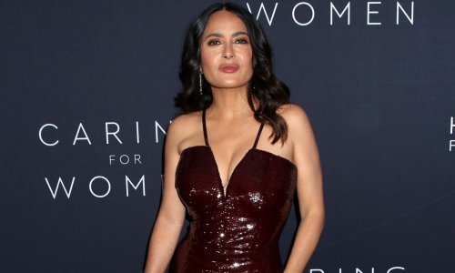 Kakav prizor! Salma Hayek izgleda fenomenalno u bikiniju