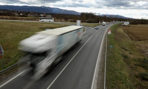 HAK: Jak vjetar na dionicama D1 i DC217, zabrana za autobuse na kat