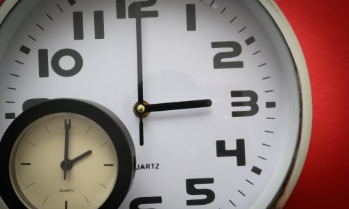 Ne zaboravite pomaknuti satove, počinje ljetno računanje vremena