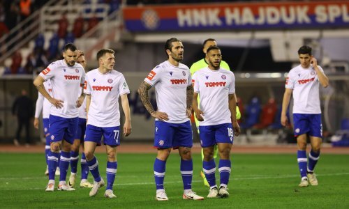 Pudar oštro po Bilima: Dresovi igrača čišći su na kraju nego na početku utakmice