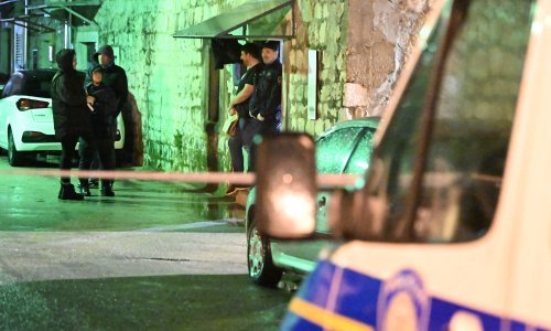 Obavljen je pretres kuće napadača iz Kaštela, pronađene bombe