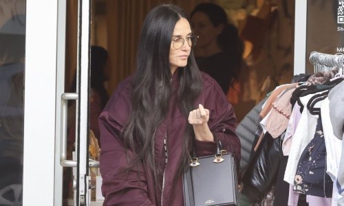 Demi Moore otvara sezonu 'ružnih' cipela oko kojih se uvijek lome koplja, no i dalje su hit