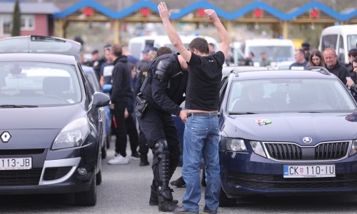 Pogledajte policijski pretres Boysa u Dugopolju i njihov dolazak u Split