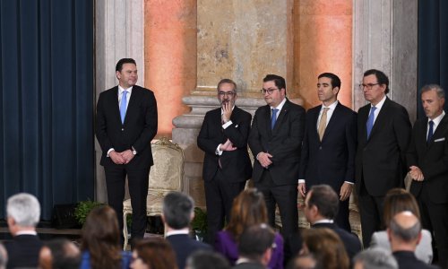 Nova portugalska konzervativna vlada vratila državne simbole u svoj logo