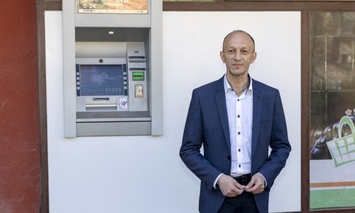 Ličko-senjski župan otvorio bankomat u Ličkom Osiku