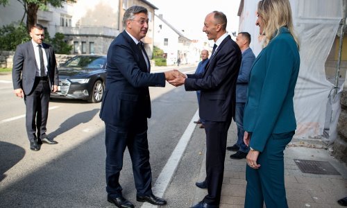 Plenković u Gospiću posjetio buduću Središnju pismohranu zemljišnih knjiga