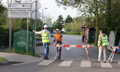 Najveći parking u centru Zagreba zatvoren zbog radova, ovako je to jutros izgledalo