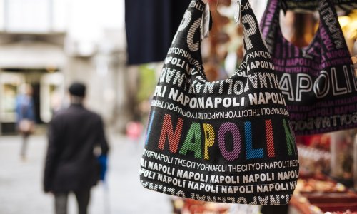 Mafija u Napulju okreće milijarde na lažnoj robi
