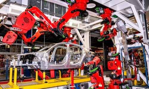 Šef Stellantisa: Carine na kineska električna vozila mogu potaknuti inflaciju