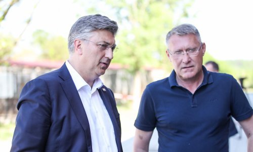Plenković u Dumovcu: Napuštanje životinja više nije prekršaj nego kazneno djelo