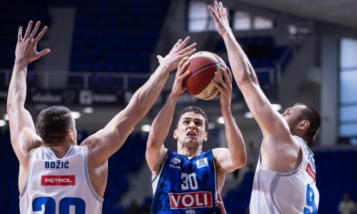 Zadar se raspao u trećoj četvrtini, Božić na dva poena. Budućnost povela 1:0