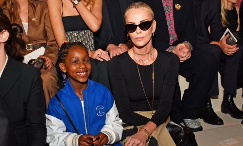 Presladak prizor: Charlize Theron uživala u najdražem društvu na reviji