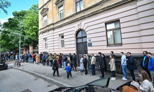 Pogledajte kakva se gužva stvorila na glasanju u Zagrebu