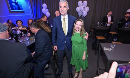 U Mostu razrezali tortu. Grmoja: 'Naše vrijeme tek dolazi. Bit će bolje'
