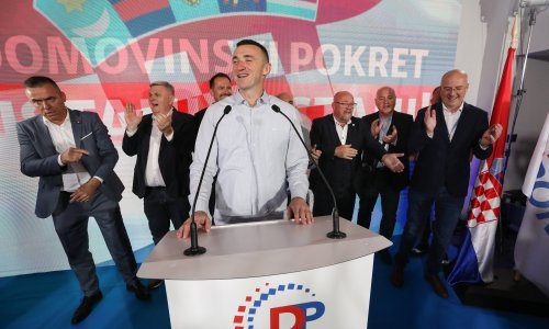 'HDZ i SDP su dva krila iste ptice': Tijekom Penavina govora Kolakušić i Sinčić - nestali